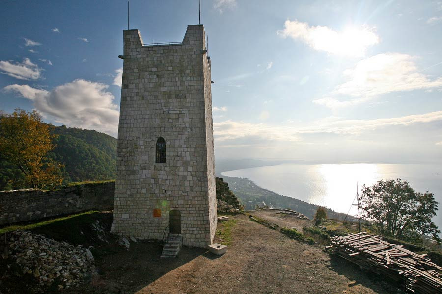 Анакопийская крепость, башня с видом на море
