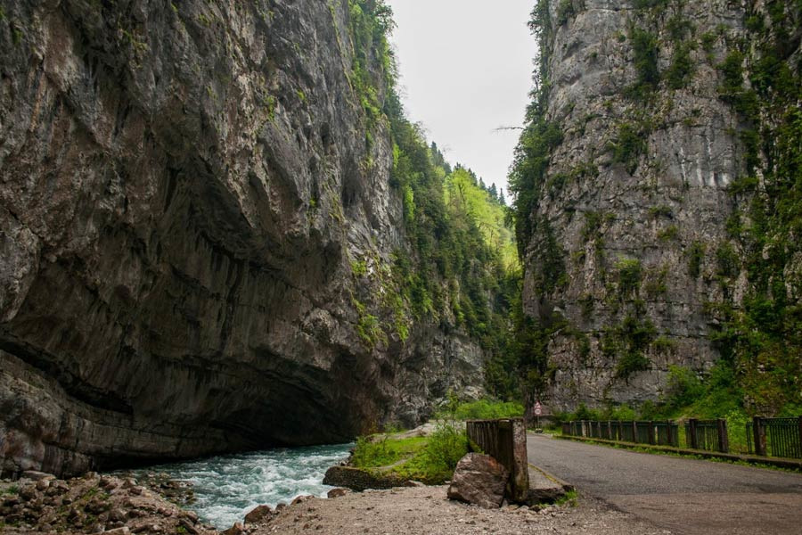 Фото: Каменный мешок, Юпшарский каньон, Абхазия