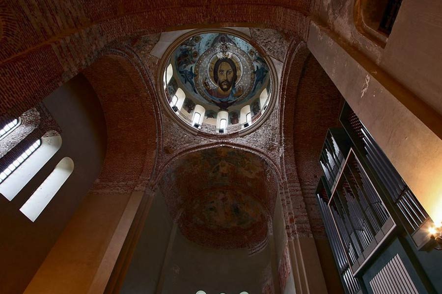 Купол Патриаршего собора в Пицунде